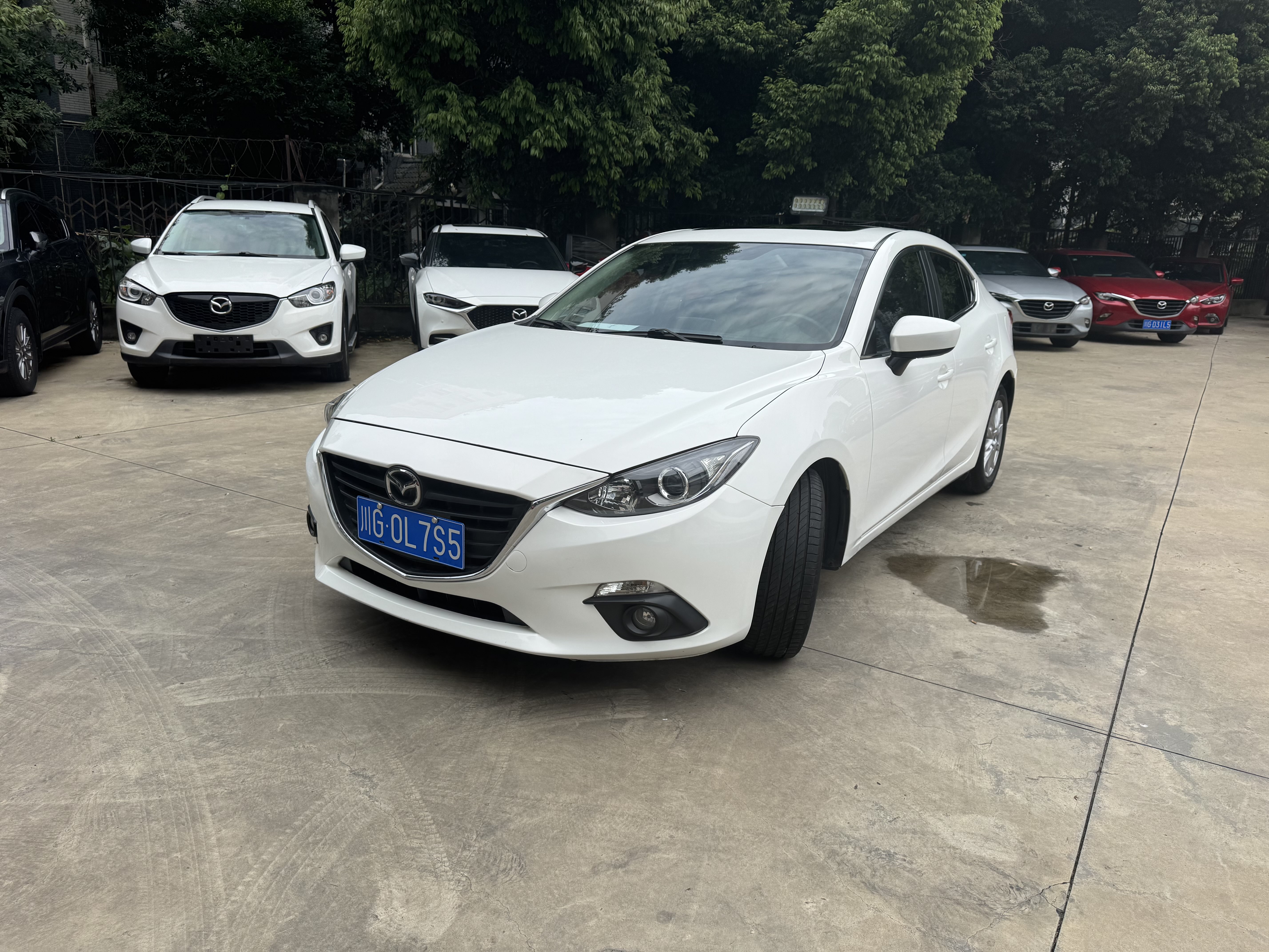 Mazda 3 Axela  Sedan